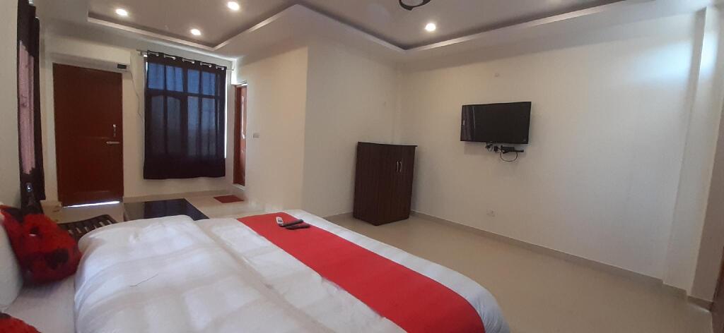 Катра: Hotel Devdar Resort