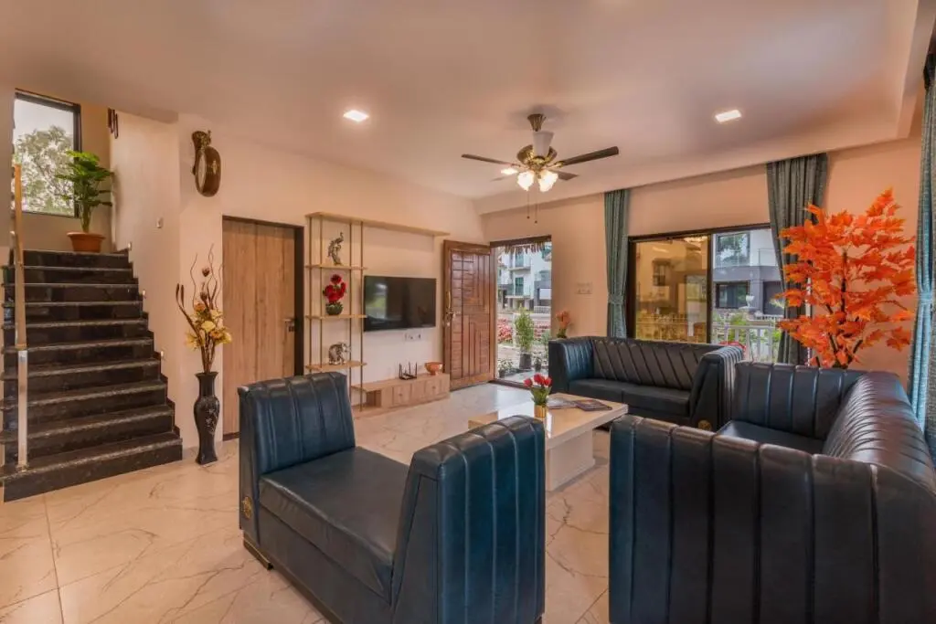 Хандала: SaffronStays Aster, plunge pool villa with garden, Lonavala