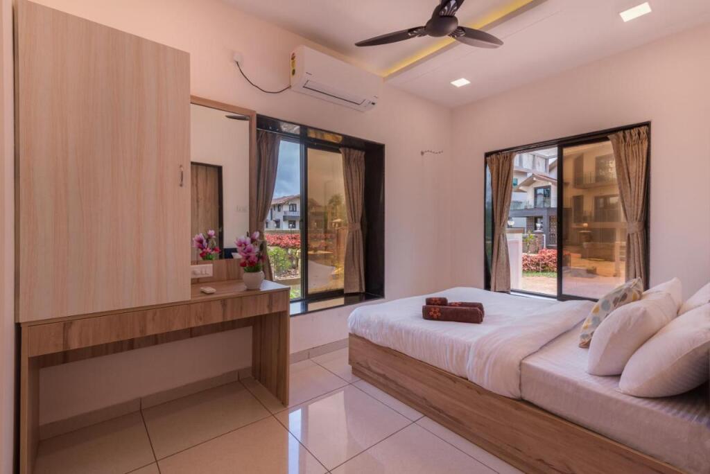 Хандала: SaffronStays Aster, plunge pool villa with garden, Lonavala