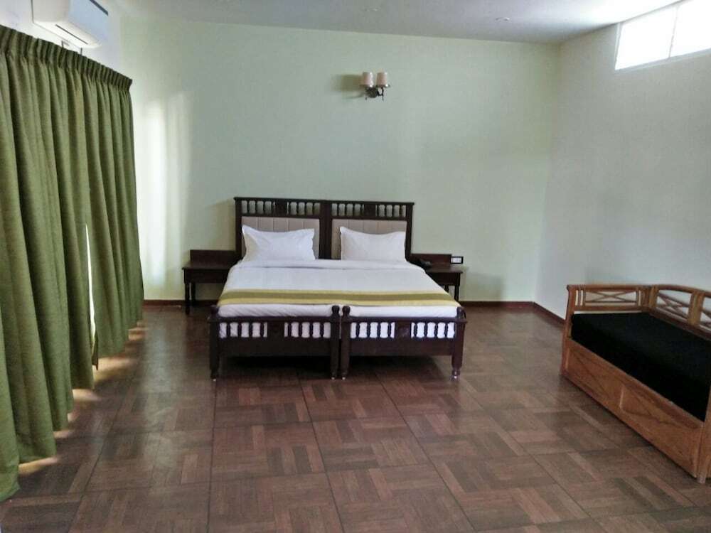 Chikkajala: Shathayu Ayurveda Yoga Retreat