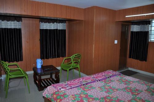 Chitradurga: VGS Comforts
