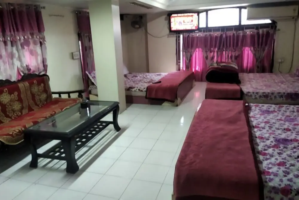 Читторгарх: D.C Hotel
