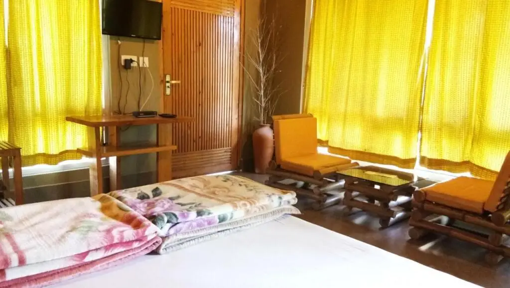 Куч-Бехар: Sdd Bamboo Village Resort