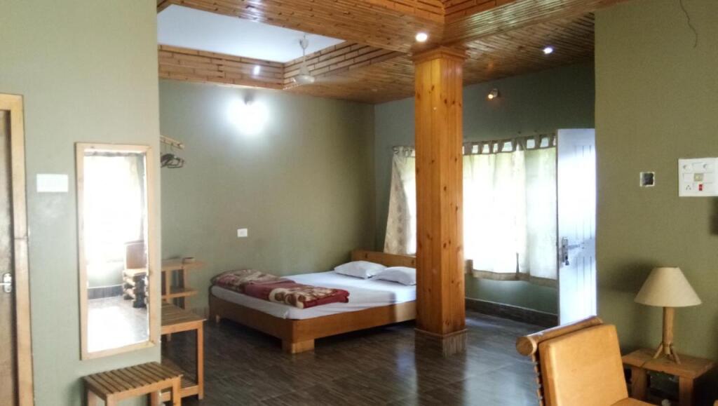 Куч-Бехар: Sdd Bamboo Village Resort