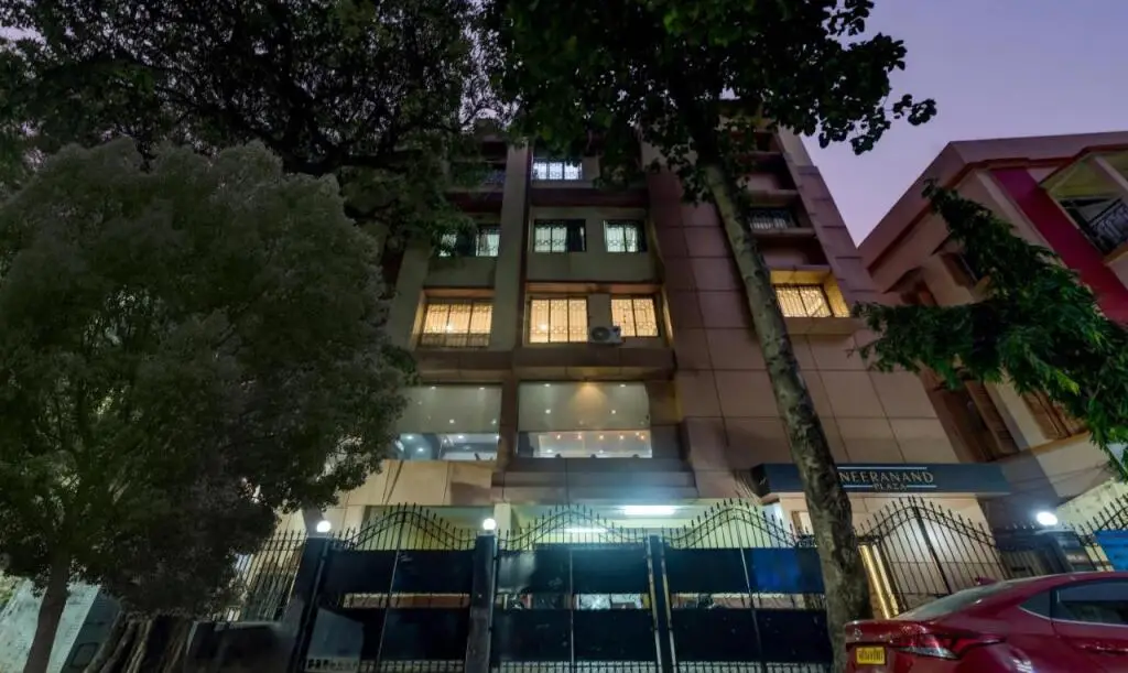 Itsy Hotels Neeranand Plaza — фото 1