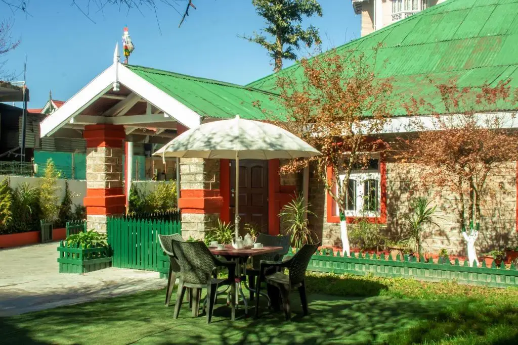 Дарджилинг: Cedar Cottage