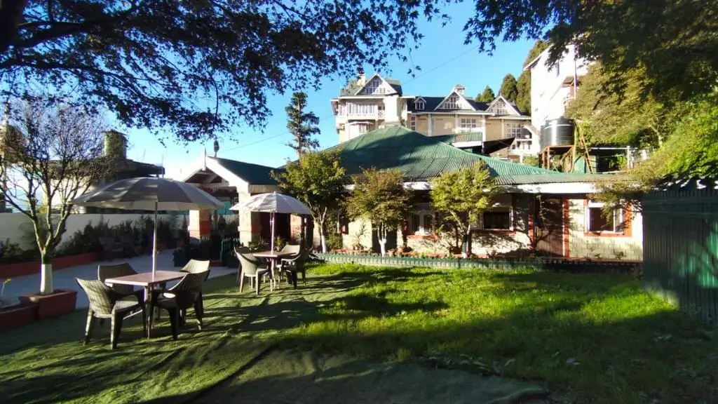 Дарджилинг: Cedar Cottage
