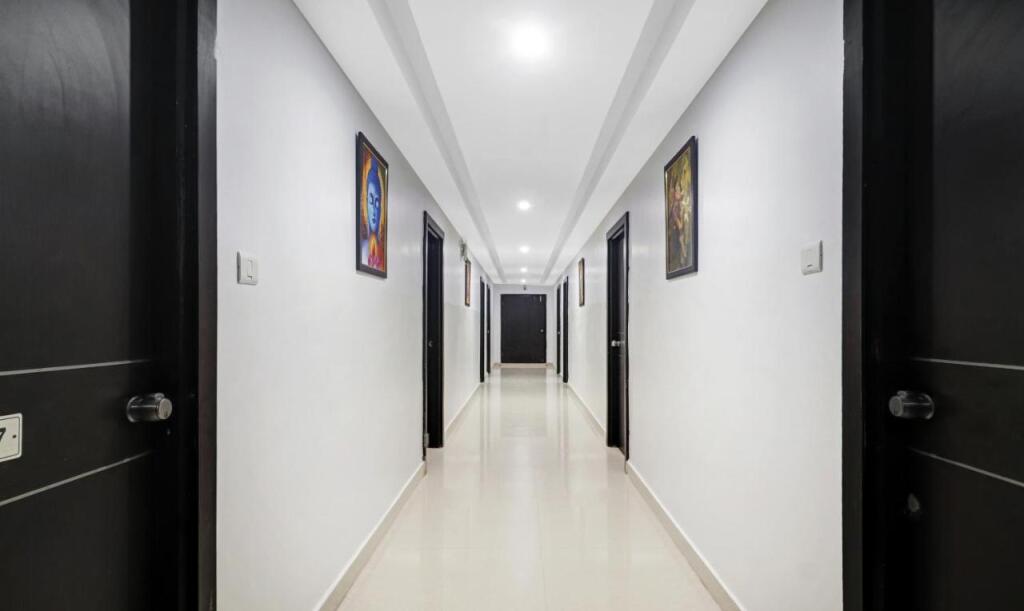 Хидерабад: Treebo Kruthika Residency