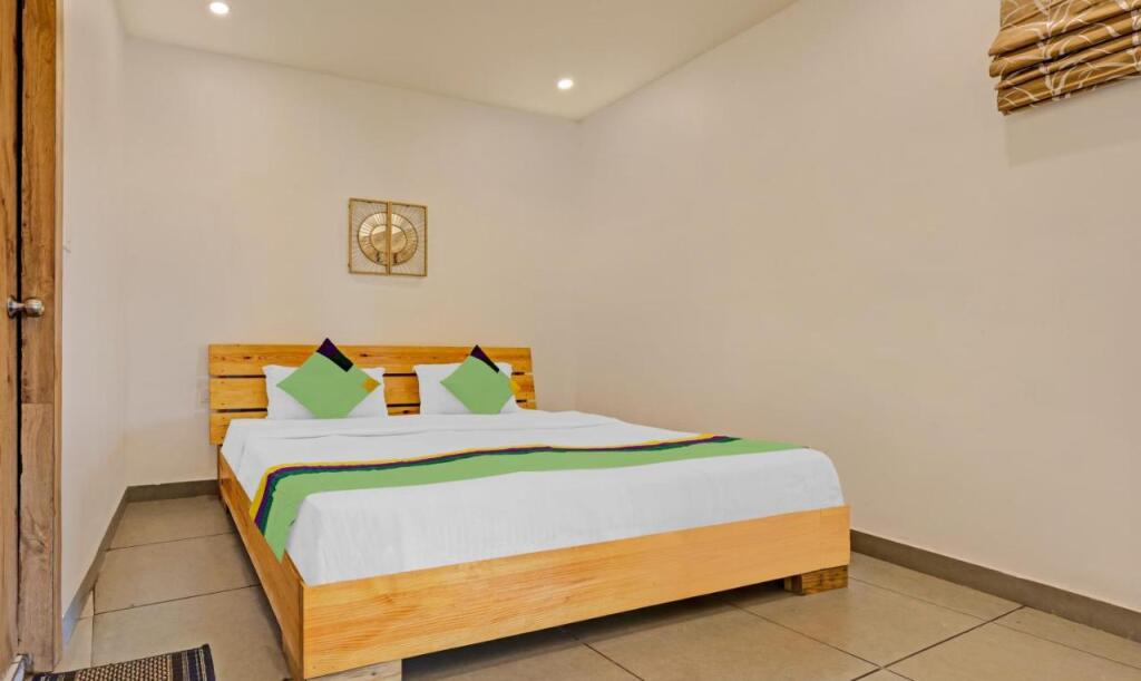Наинитал: Treebo Vista Lago With Lake View