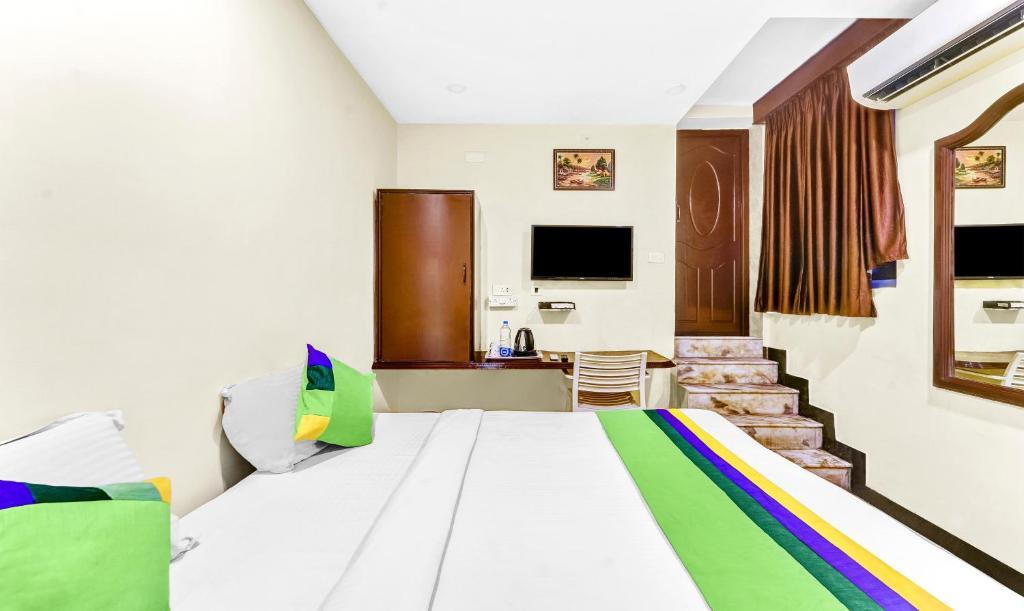 Пудучерри: Treebo B Coral, 2 Km From Promenade Beach