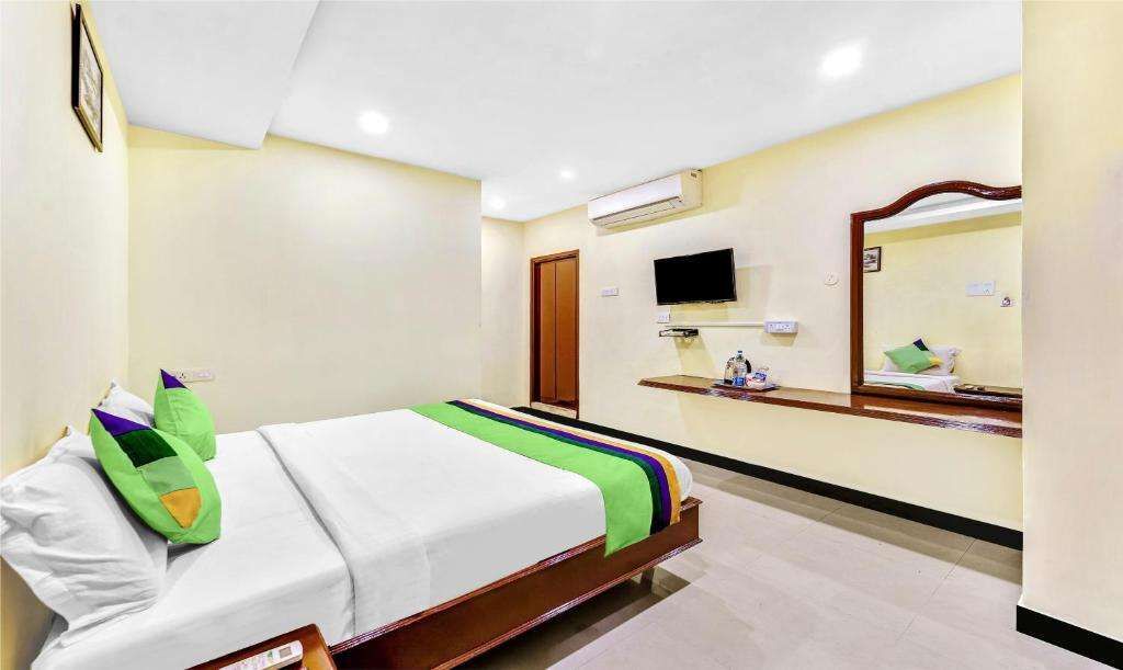 Пудучерри: Treebo B Coral, 2 Km From Promenade Beach