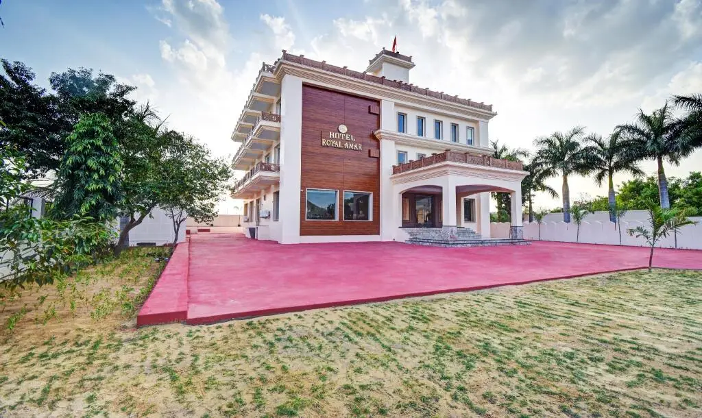 Treebo Premium Royal Amar With Mountain View,  2 Km From Pushkar Lake — фото 1
