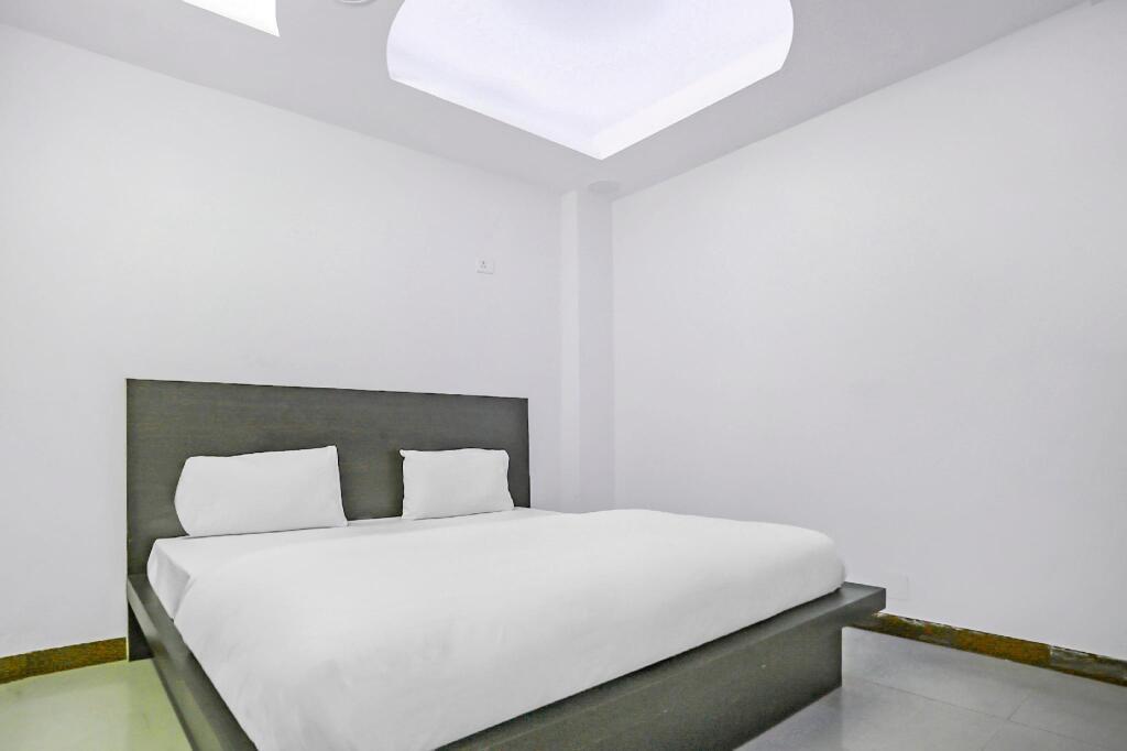 Газиабад: OYO 84319 Hotel RN Residency