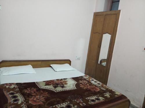 Харидвар: Hotel Satkar