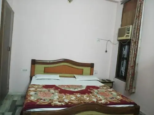 Харидвар: Hotel Satkar