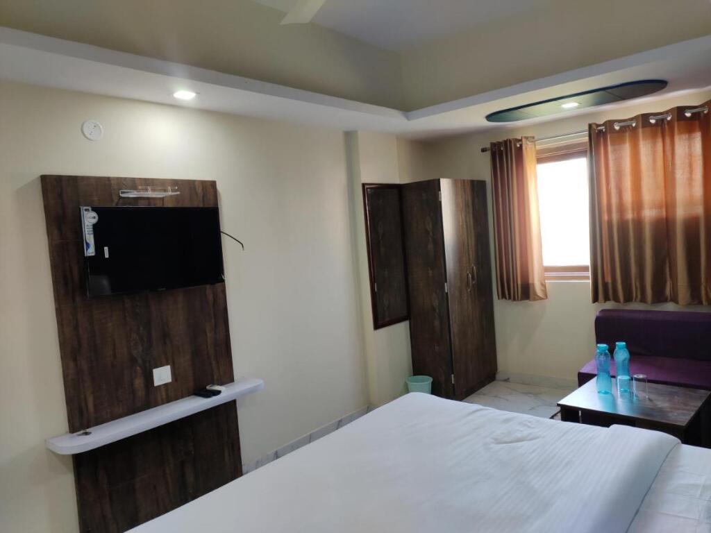 Харидвар: OYO Flagship 808391 Nekiram Bhawan The Heritage Hotel