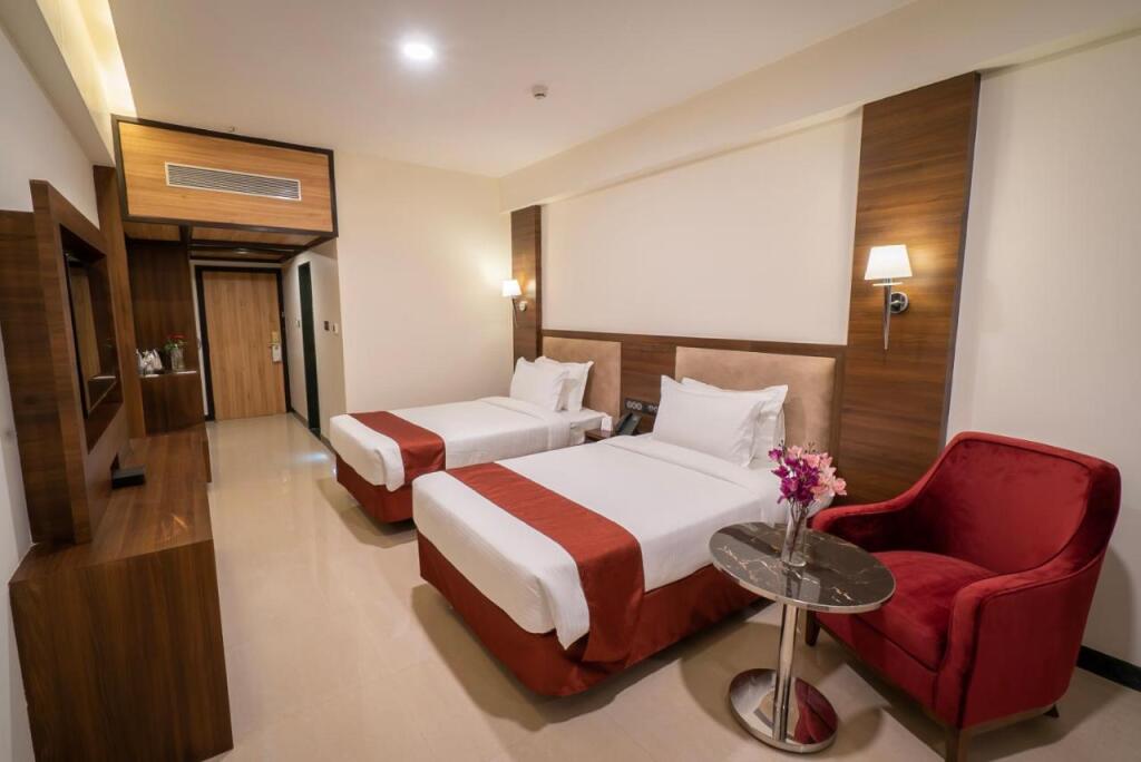 Вакад: Hotel Tip Top International Pune