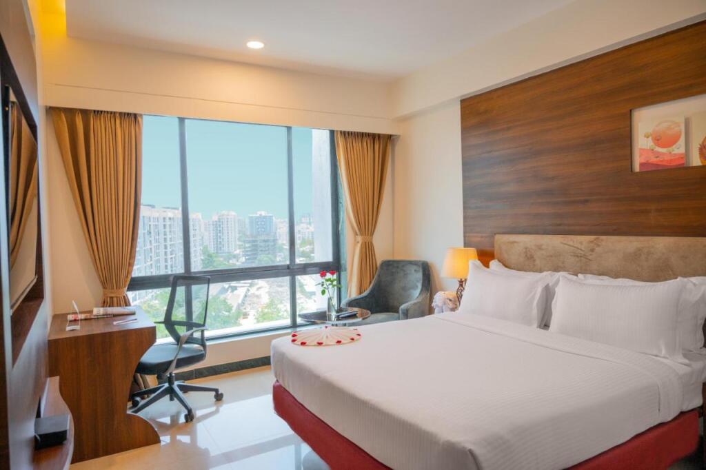 Вакад: Hotel Tip Top International Pune