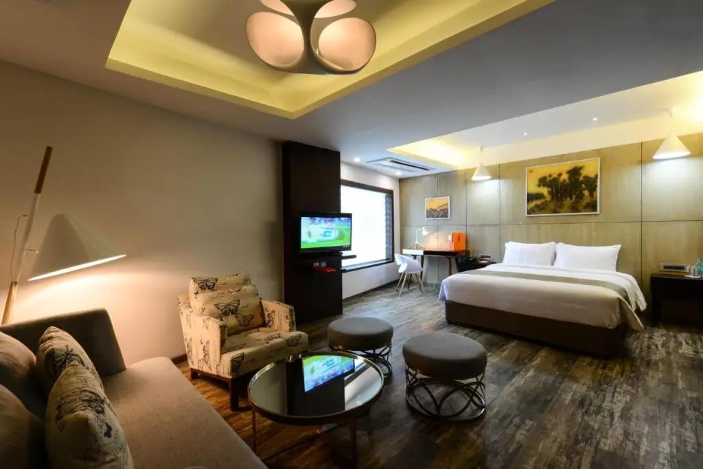 Колката: Howard Johnson by Wyndham Kolkata