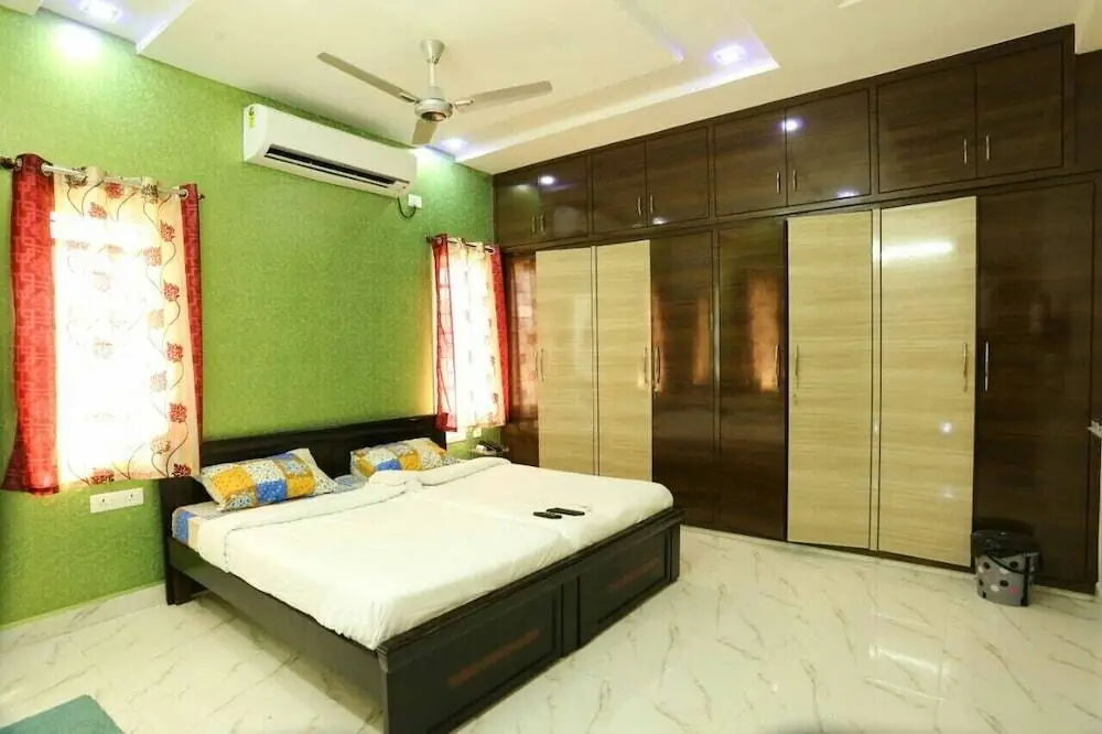 Хидерабад: iROOMZ Hotel Golden Gate