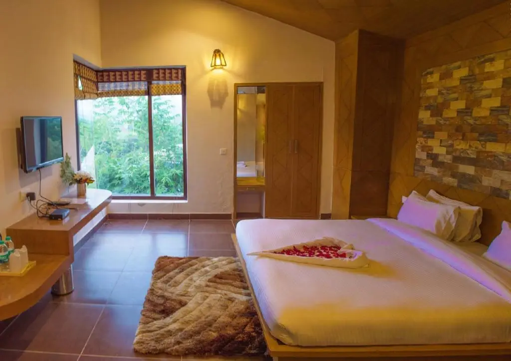 Наинитал: The Roar Resort