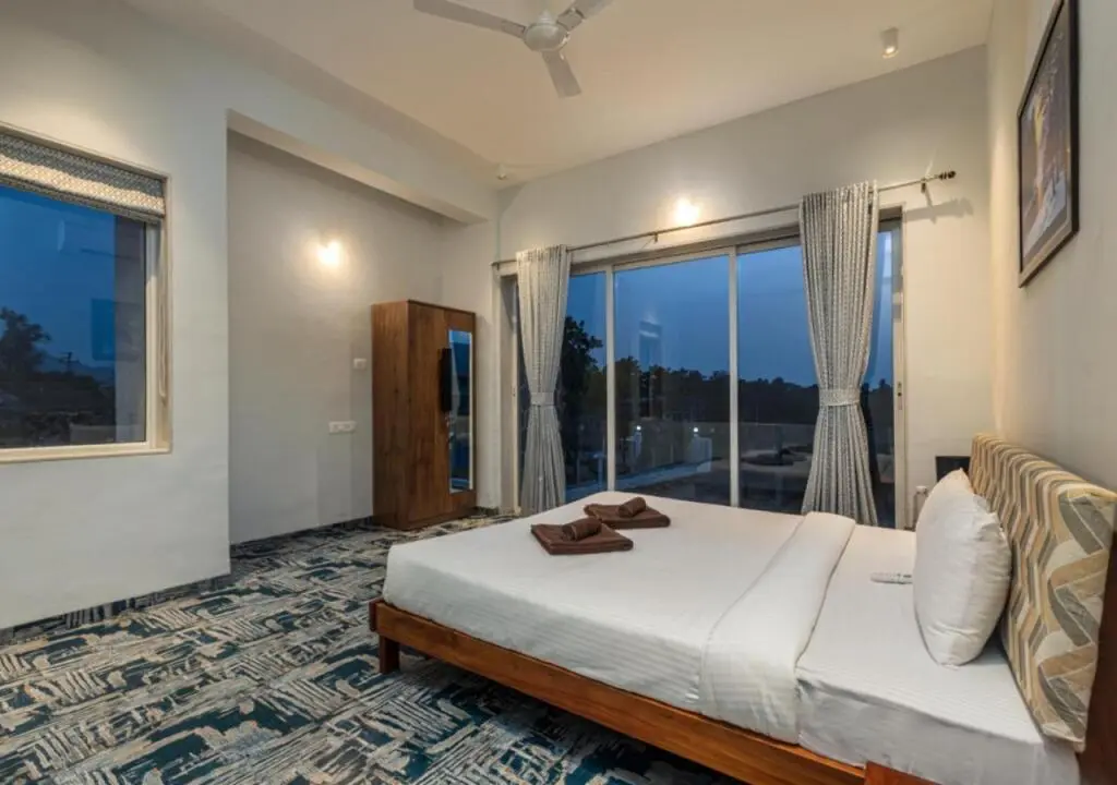Хандала: SaffronStays Barney, Lonavala - pet-friendly pool villa near Sunny Da Dhaba