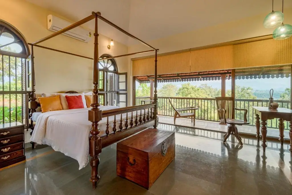Хандала: SaffronStays Anantham, Kamshet - pet-friendly lakefront villa with a huge verandah