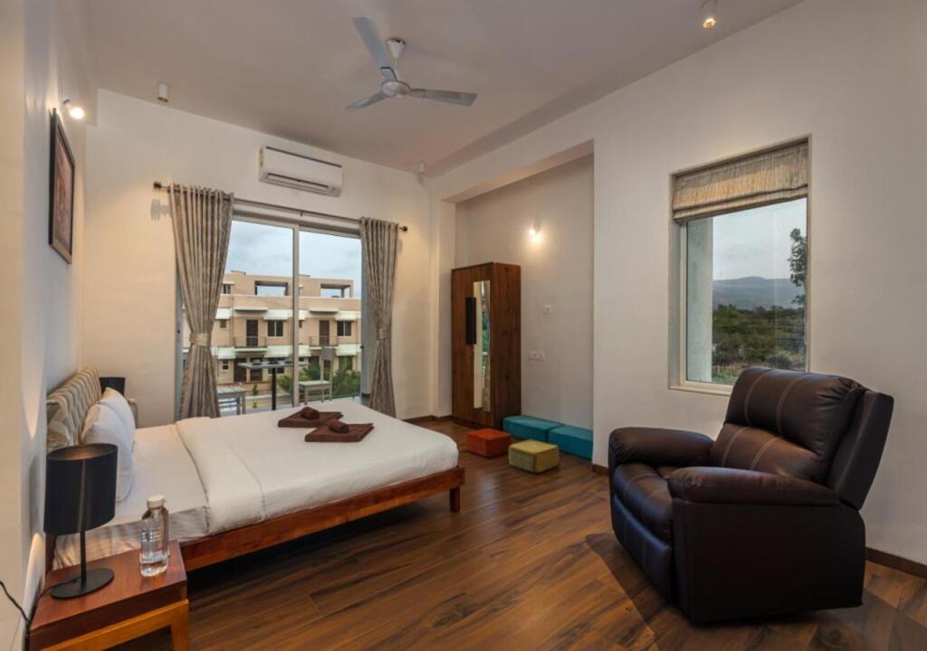 Хандала: SaffronStays Pebbles, Lonavala - pet-friendly pool villa perfect for weekend getaway