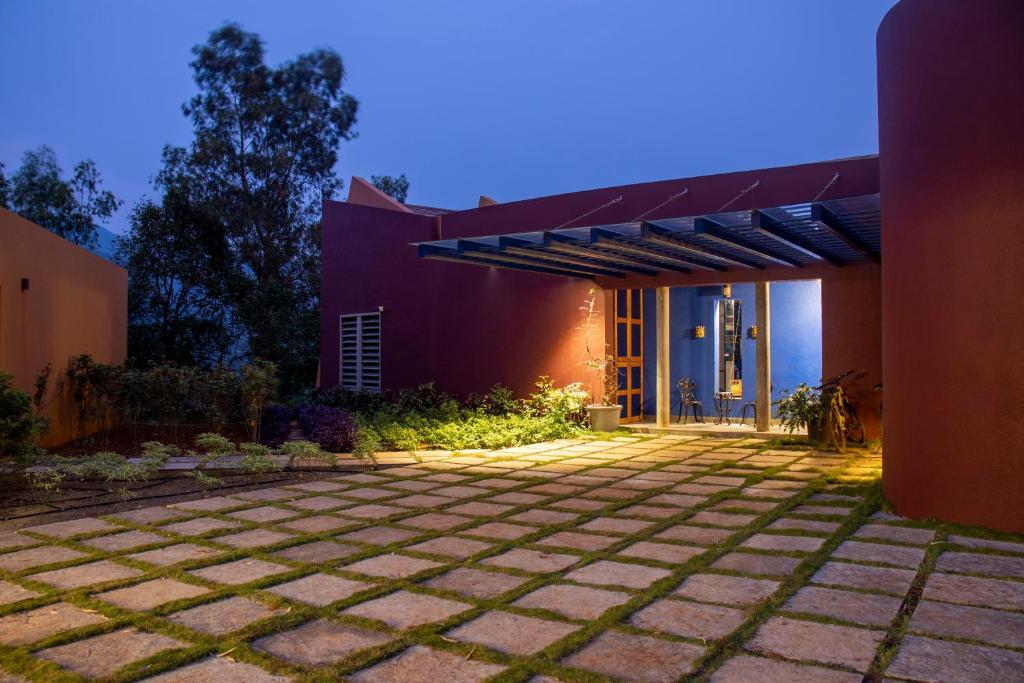 Хандала: Saffronstays Solasta - Infinity Pool Villa With Mulshi Dam Views