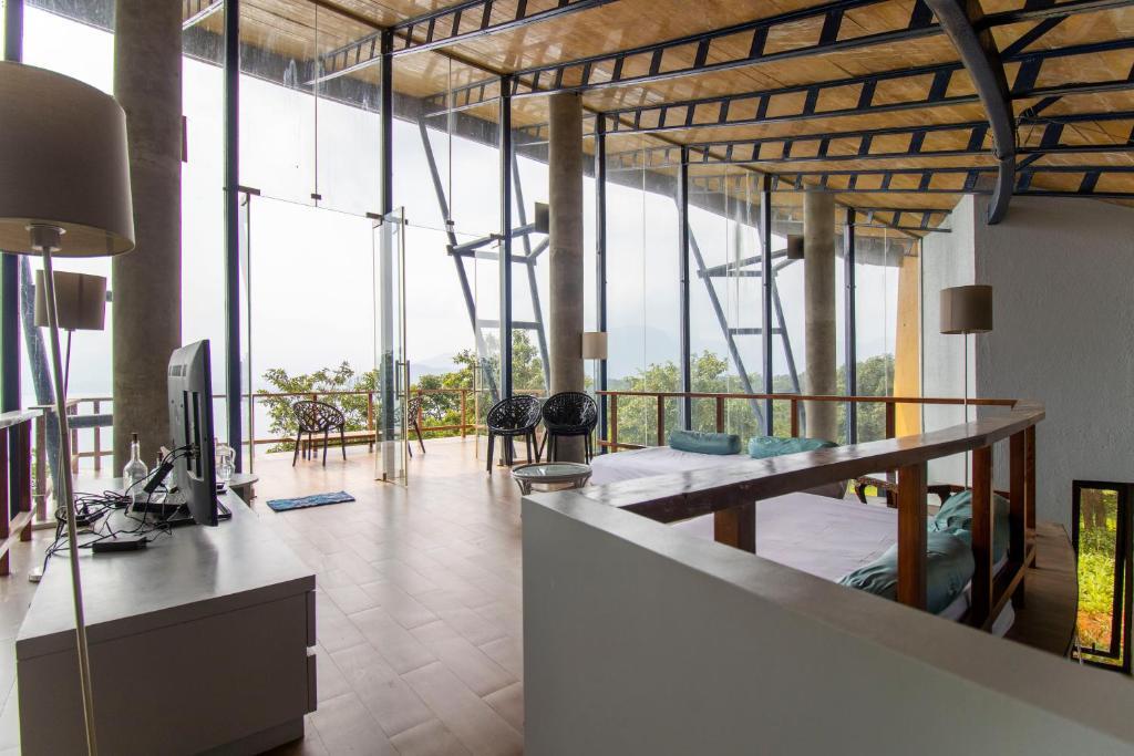 Хандала: Saffronstays Solasta - Infinity Pool Villa With Mulshi Dam Views
