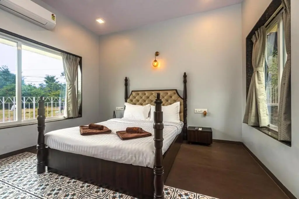 Киим: Saffronstays The Forest