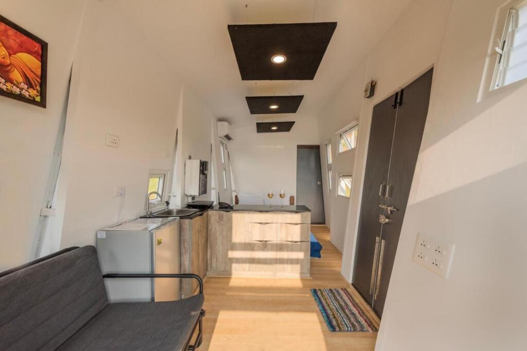 Лаваса: SaffronStays The Twist, Panshet - unique compact waterfront home ideal for couples
