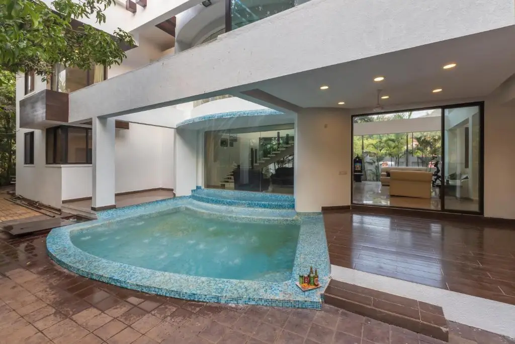 Лонавала: SaffronStays Vedanta, Lonavala