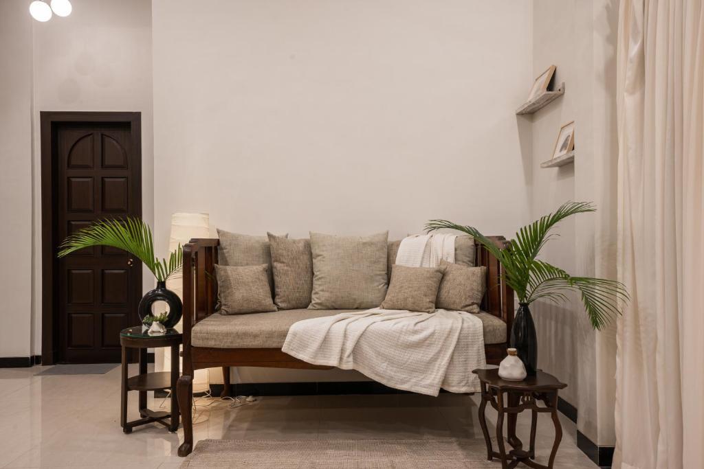 Лонавала: Saffronstays Uno Crest, Lonavala