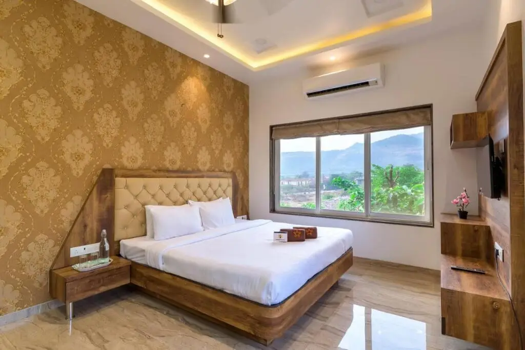Лонавала: SaffronStays Juniper, Lonavala - Pet-friendly villa with pool, lawn, gym & games