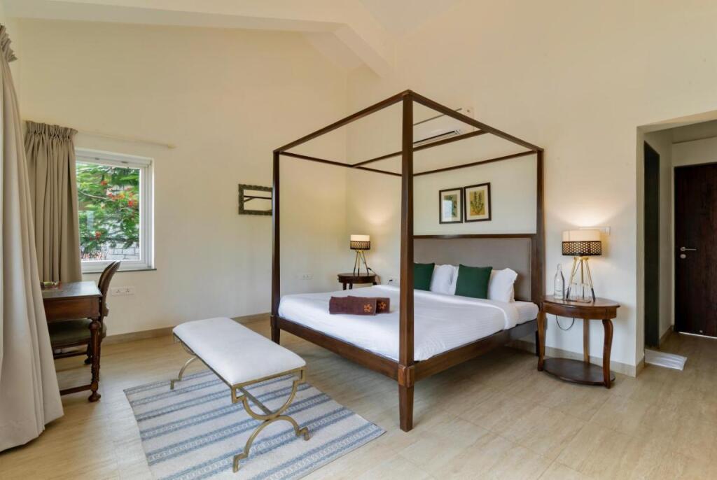 Киим: Saffronstays Boulevard Stonehouse, Lonavala