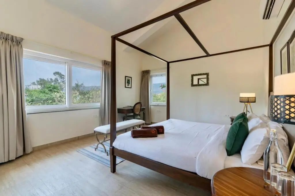Киим: Saffronstays Boulevard Stonehouse, Lonavala