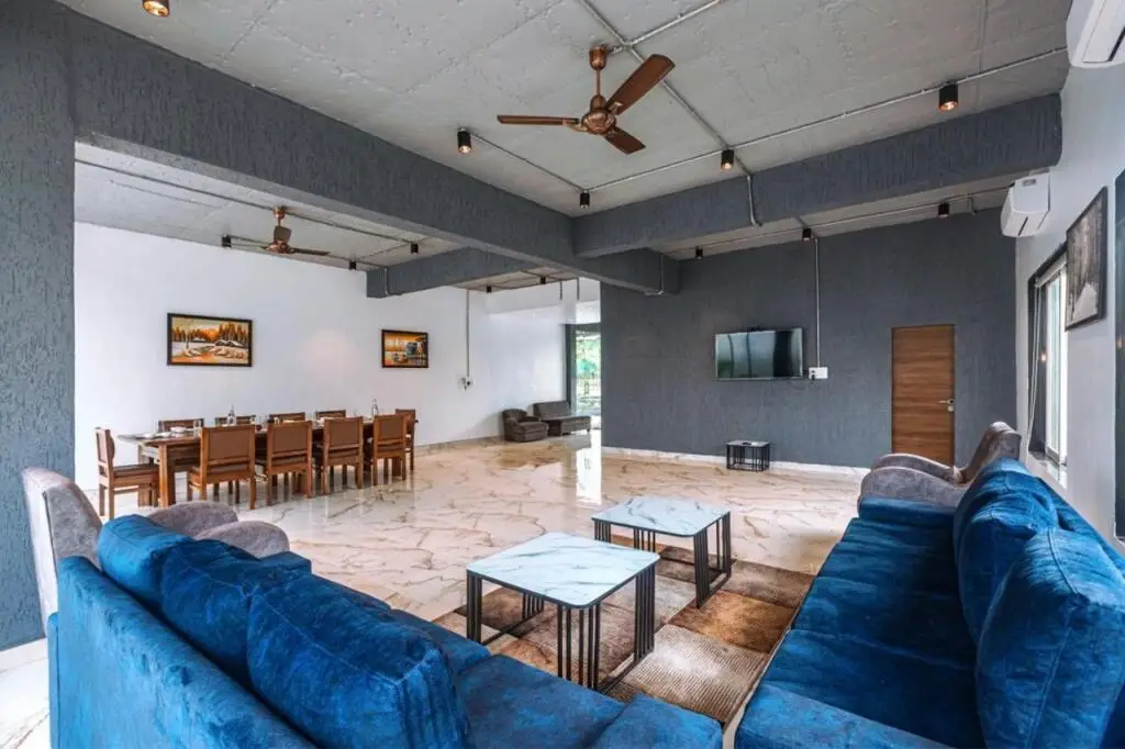 Хандала: SaffronStays Sundowner, Karjat - party-perfect pool villa with rain dance and cricket turf