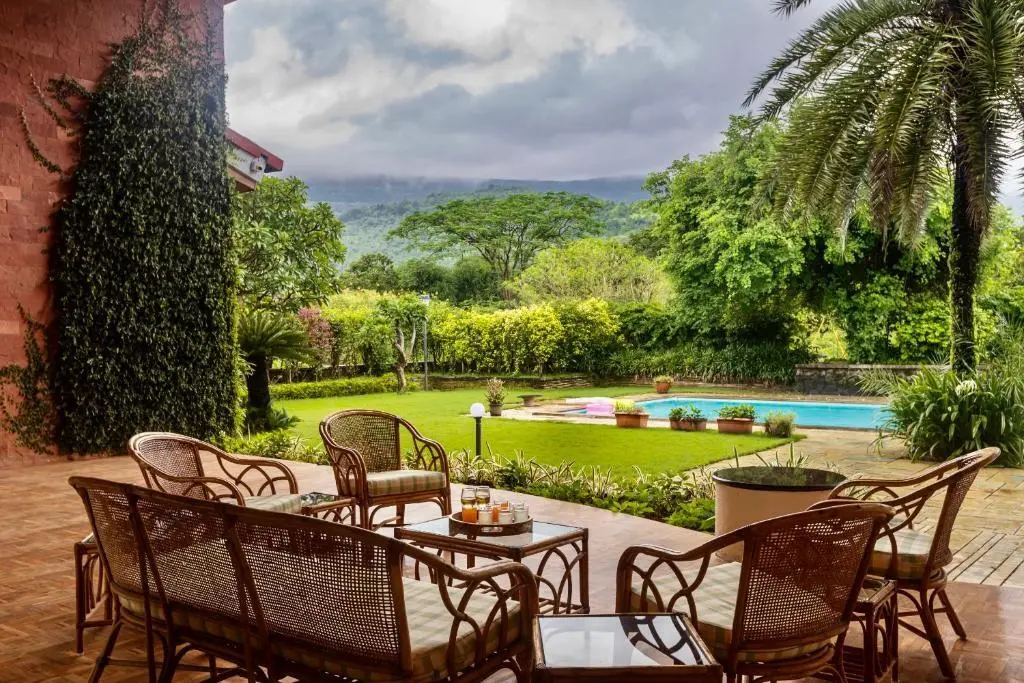 Хандала: SaffronStays Ananya, Karjat - pet-friendly pool villa with a party deck and games