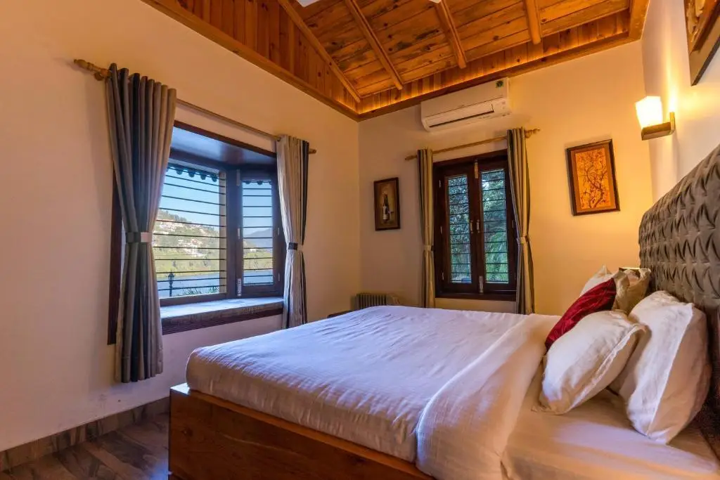 Наинитал: Saffronstays Gardens On The Lake, Bhimtal - Pet-Friendly Garden Villa By The Lake