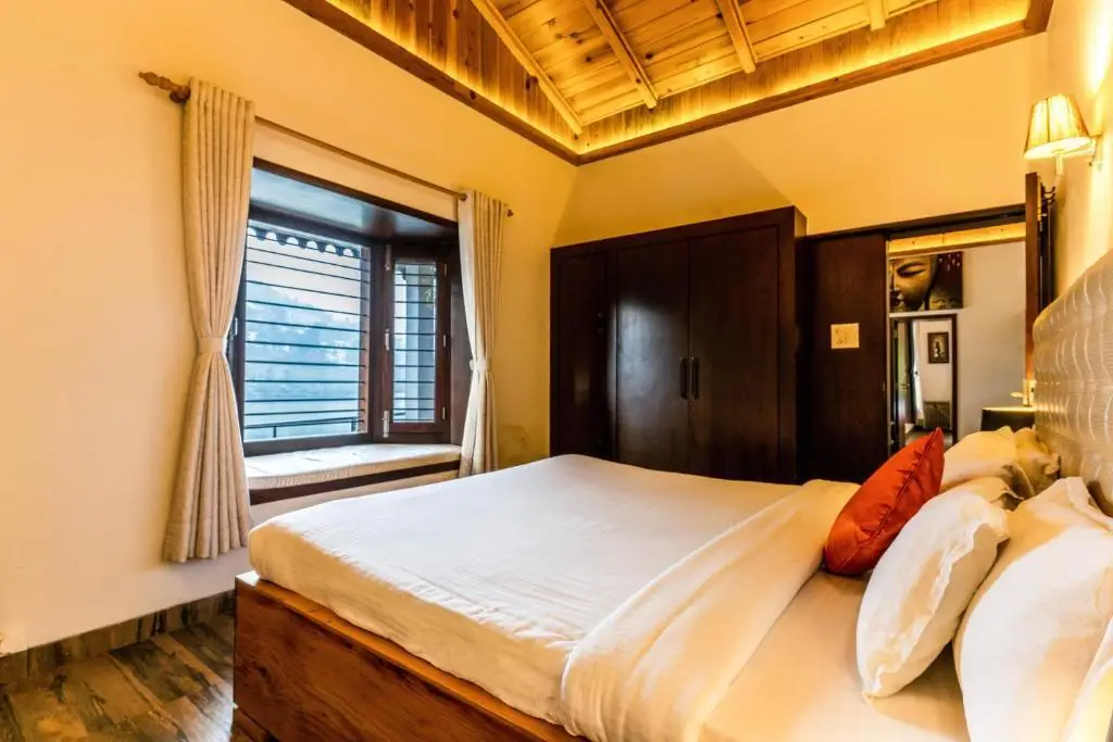 Наинитал: Saffronstays Gardens On The Lake, Bhimtal - Pet-Friendly Garden Villa By The Lake