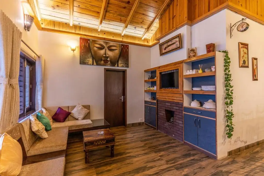 Наинитал: Saffronstays Gardens On The Lake, Bhimtal - Pet-Friendly Garden Villa By The Lake