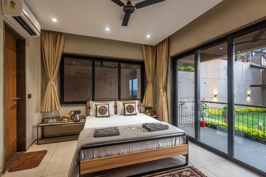 Олд-Махабалешвар: SaffronStays Cinco Elementos, Panchgani - stunning valley view pool villa