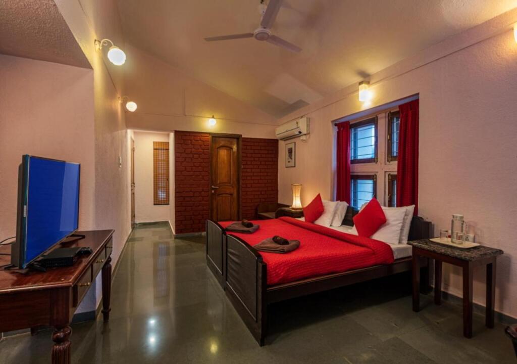 Олд-Махабалешвар: Saffronstays Red Brick House
