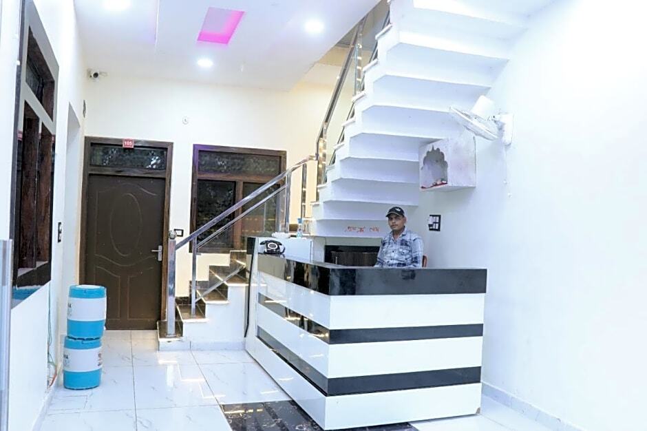 Крепость Jhansi: Hotel Khatri Palace