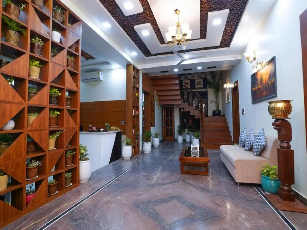 Кангра: Matoshree Club and Resort