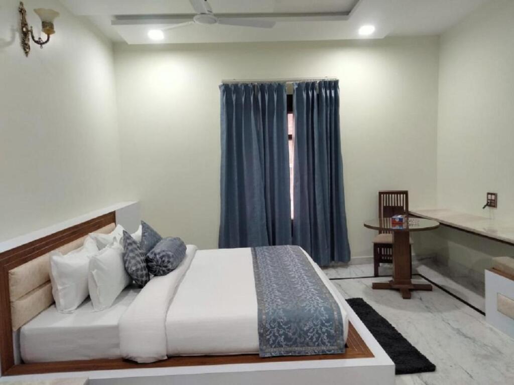 Кангра: Matoshree Club and Resort