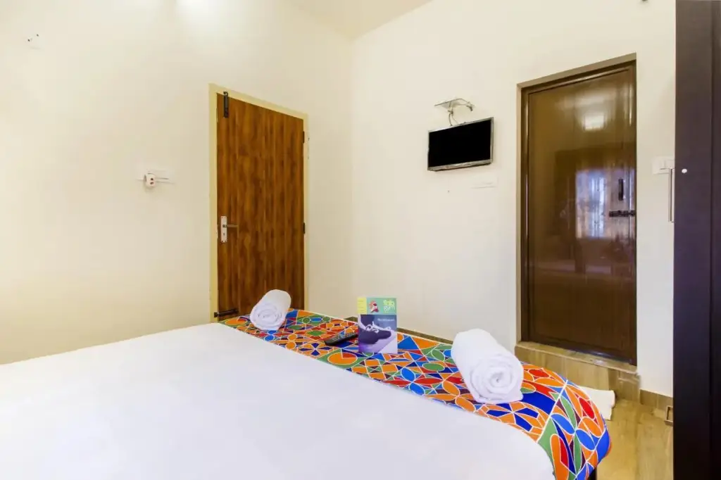 Ути: Fabexpress Grand Castle Hill Resorts