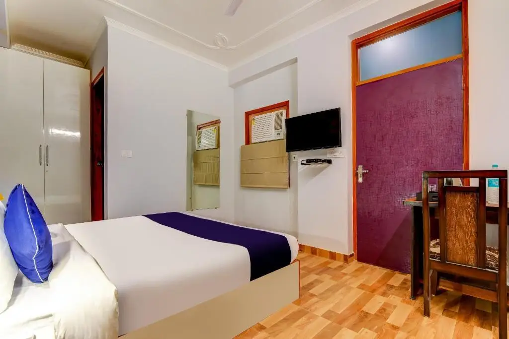 Нойда: OYO 75115 SilverKey Executive Stays 75115 Discovery Suites