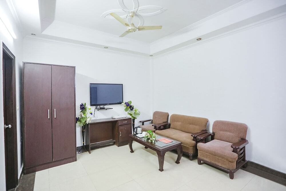 Нойда: FabHotel F9 H Block Sector 51